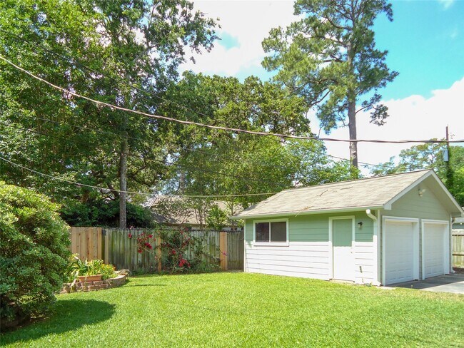 Building Photo - 1027 Althea Dr