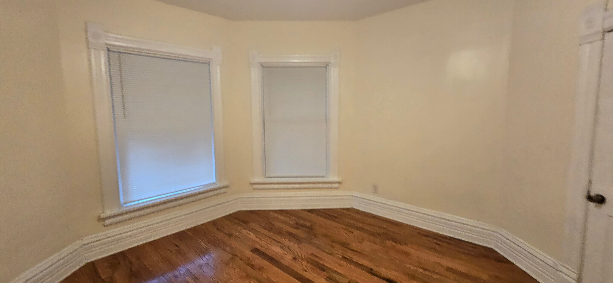 Building Photo - 6323 S Saint Lawrence Ave