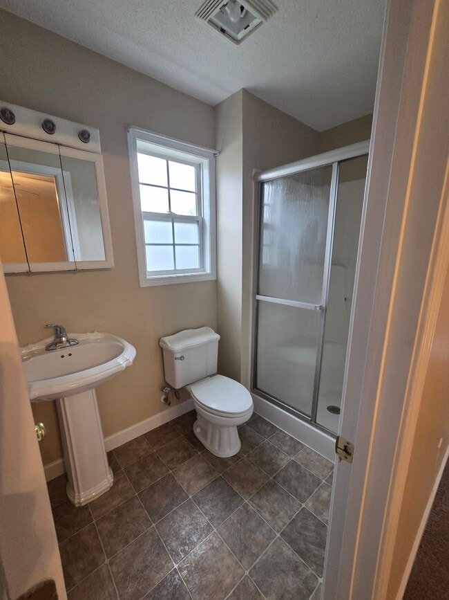 Building Photo - One story ranch 2b 2b  2 car garage level fenced back yard