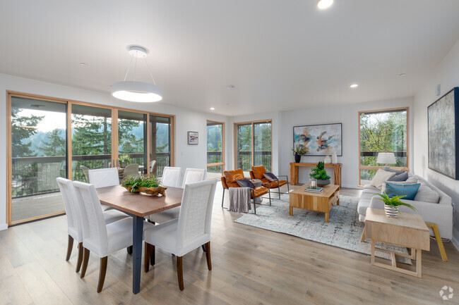 Interior Photo - Birnam Oaks at Waverley Greens