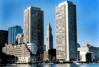Building Photo - 65 E India Row