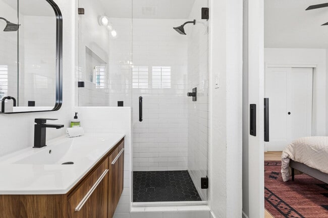 Building Photo - 7616 E 3rd St