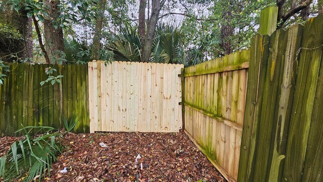 Building Photo - 3912 Robert C Weaver Dr