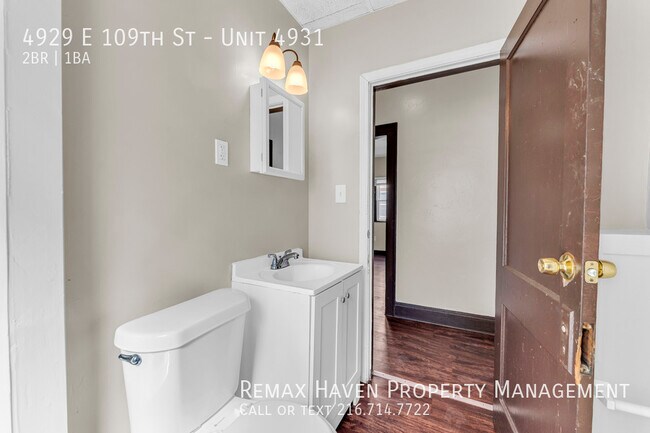 Building Photo - 4929 E 109th St