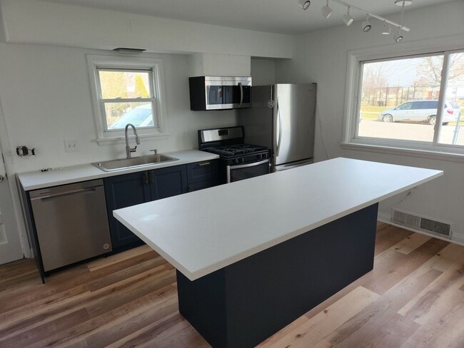 Building Photo - 264 N Jackson St