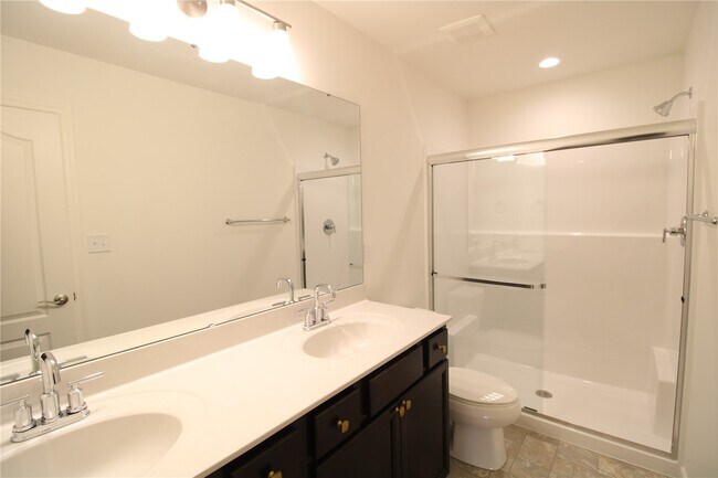 Building Photo - 37 Wingtip Ct