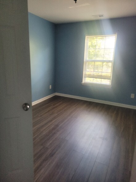 Building Photo - 829 Old Forester Ln