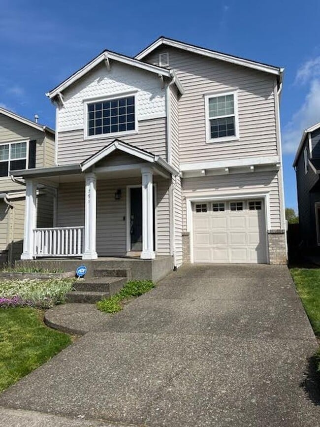 Building Photo - $500 Off first full month!!  3 Bedroom 2.5...