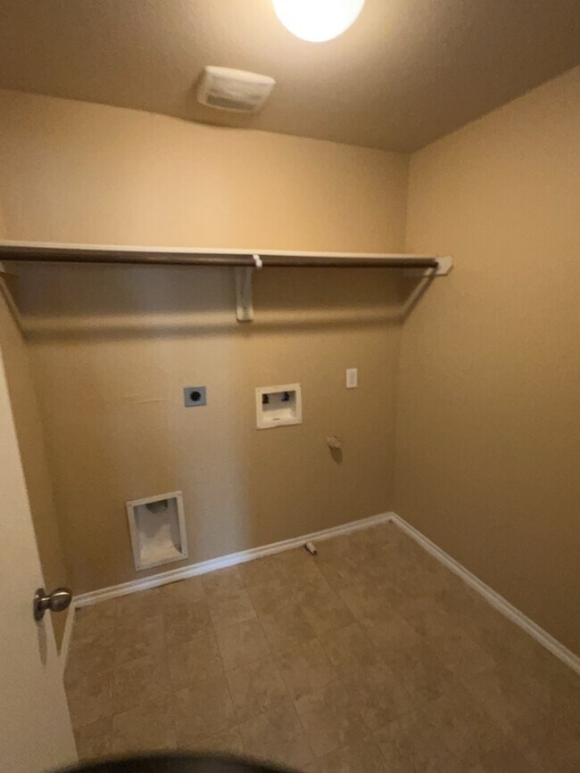 Building Photo - 808 Katydid Ct