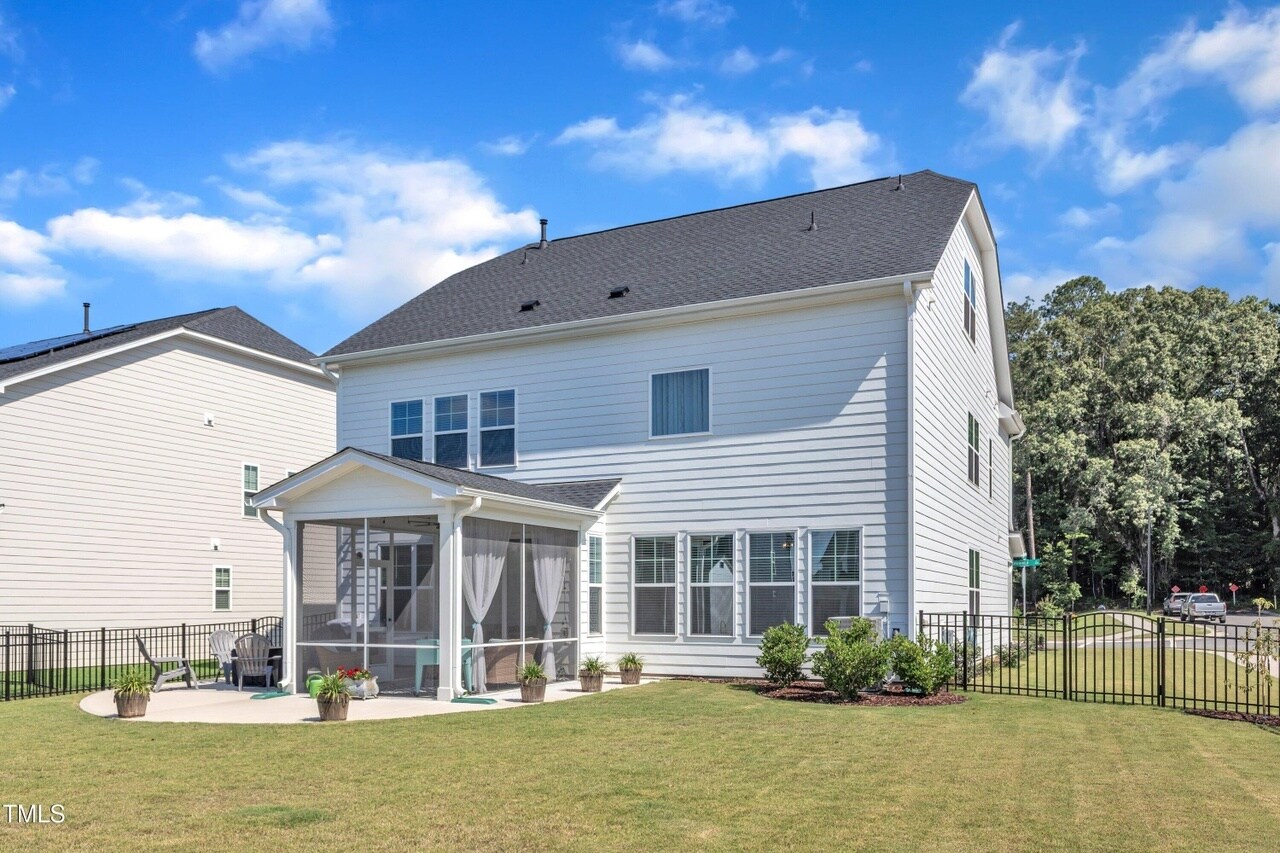 Building Photo - 1526 Cloverfield Ct