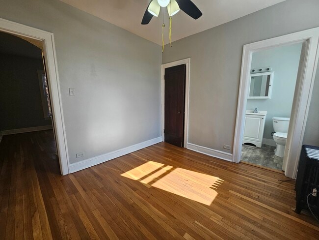 Building Photo - 4608 N Spaulding Ave