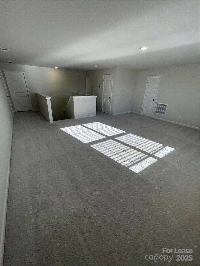 Building Photo - 398 Kennerly Center Dr