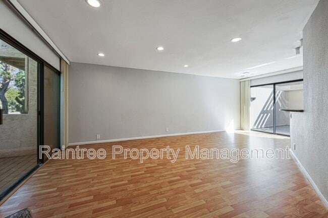 Building Photo - 3256 Via Marin