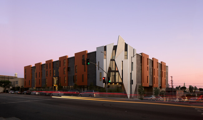 Primary Photo - 2300 Beverly Blvd