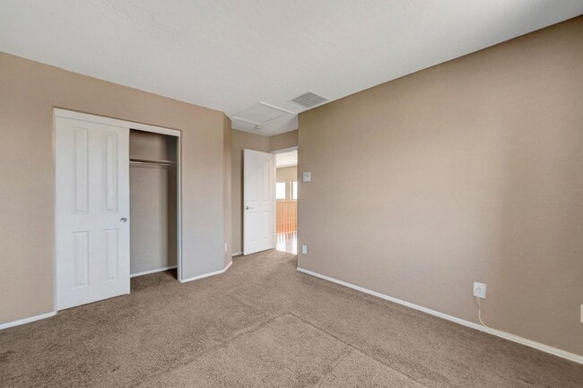 Building Photo - 3 Bedroom in Madeira Canyon!