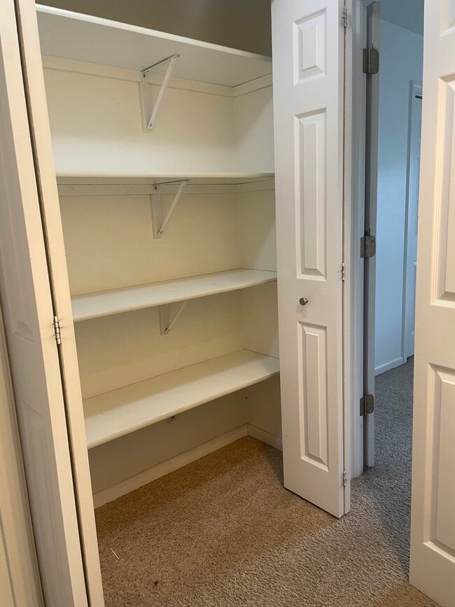 Building Photo - 1351 E Oakland St