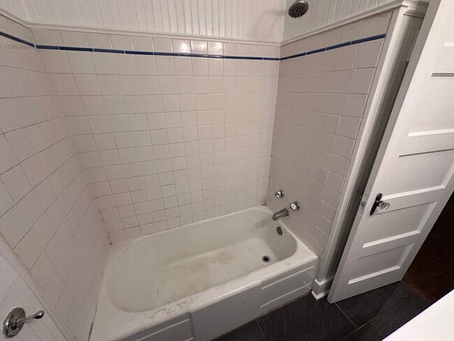 Building Photo - Cottage Style Home