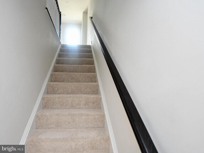 Building Photo - 7102 Druce Way