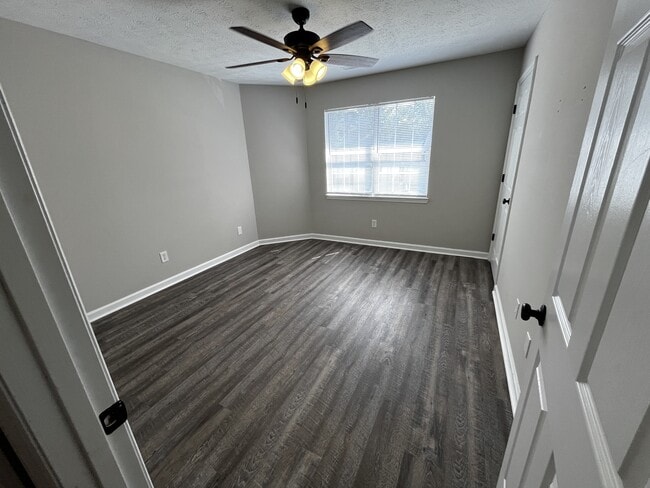 Building Photo - 26 Bama Ln