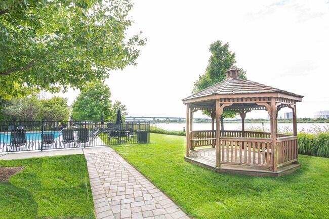 Building Photo - 47 Mallard Pl