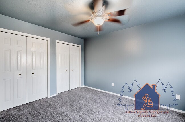 Building Photo - 1393 Caterpillar Ave N