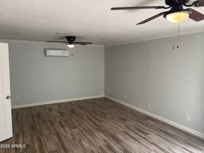 Building Photo - 3511 E Greenway Ln