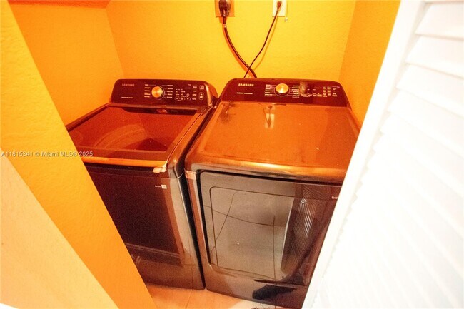 Building Photo - 8319 NW 5th Ave