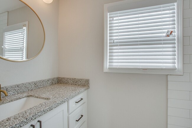 Building Photo - Pre Leasing for Fall 2026! 3/2 in Tech Terrace