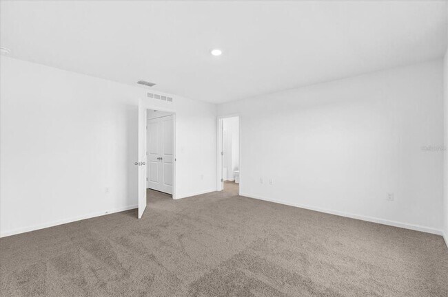 Building Photo - 5942 Chestnut Grv Pl