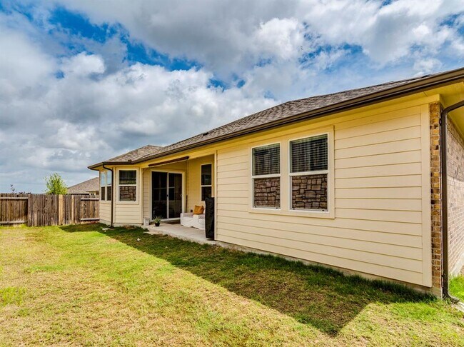 Building Photo - 261 Cathedral Mountain Dr