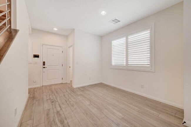 Building Photo - Amazing Solar Powered 3 Bedroom, 2 Story H...