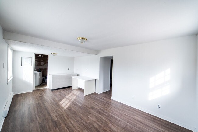 Building Photo - 4 Bedroom || 3 Bathroom Home with Finished Basement