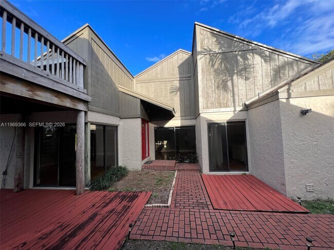 Building Photo - 7512 SW 95th Pl