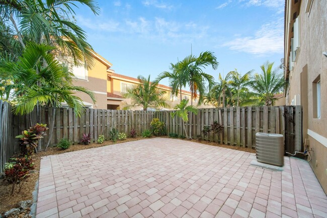 Building Photo - Cutler Bay Townhouse