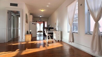 Building Photo - 756 Meridian Ave