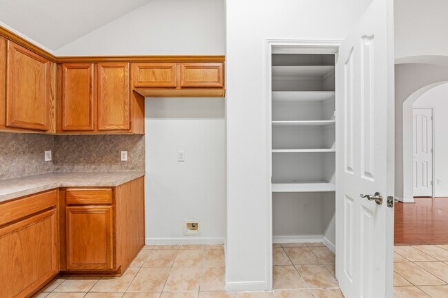 Building Photo - 4908 Summer Rain Dr