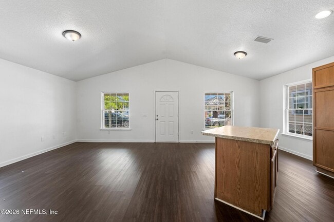 Building Photo - 1470 Windle St