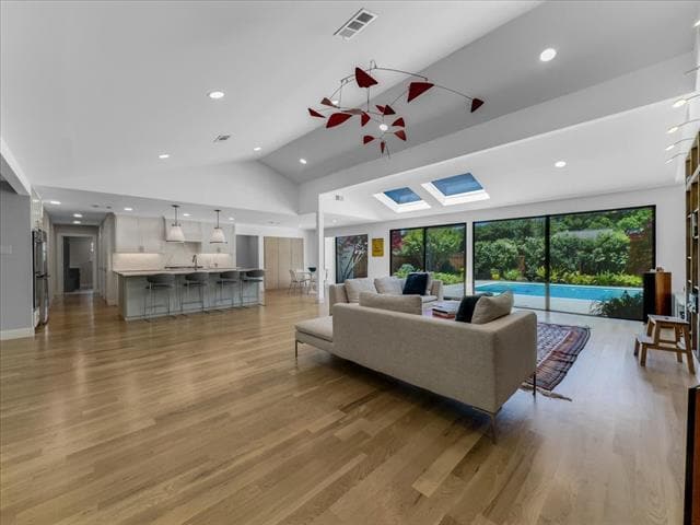 Building Photo - 7049 Gateridge Dr