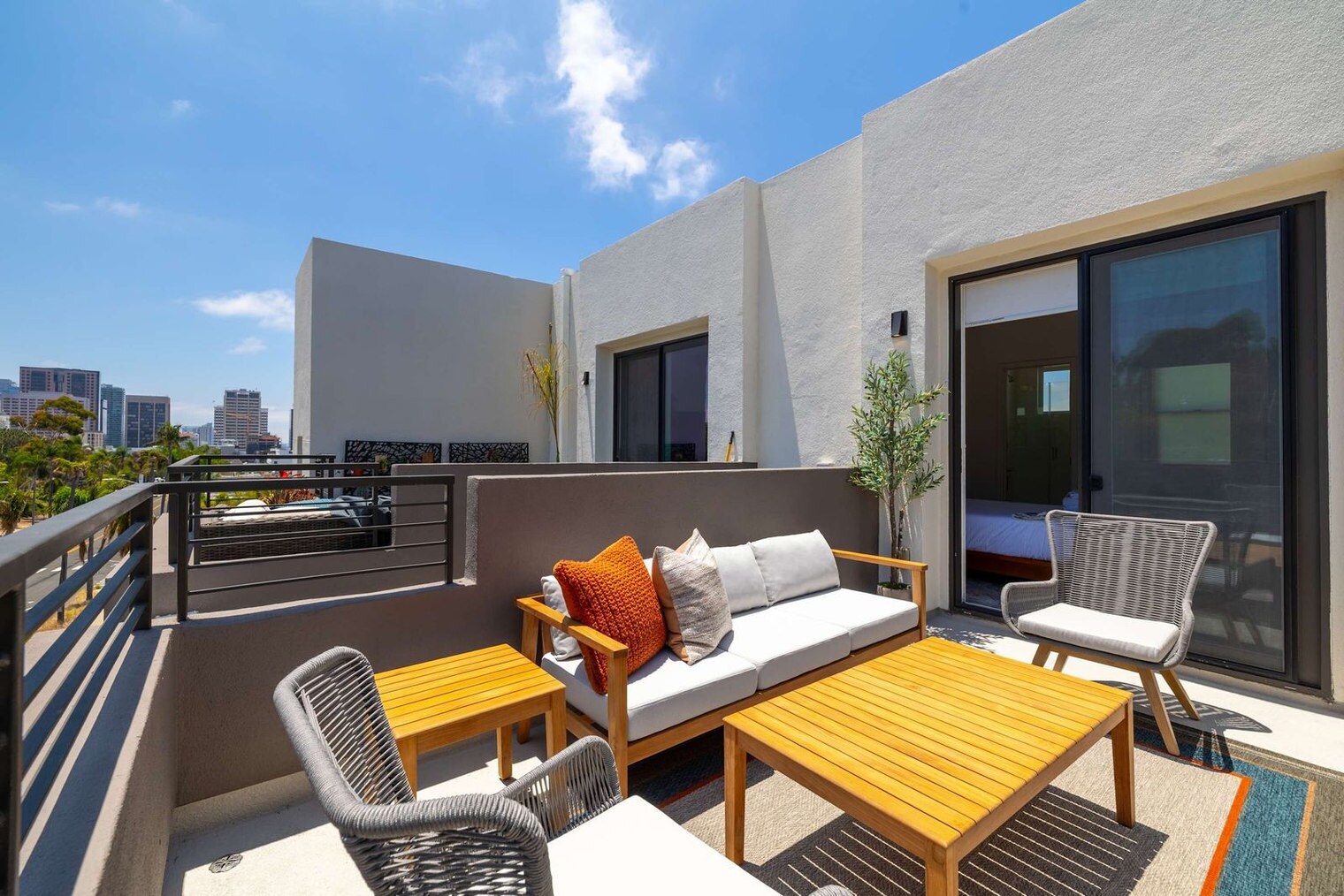 Building Photo - 551 Hawthorn St