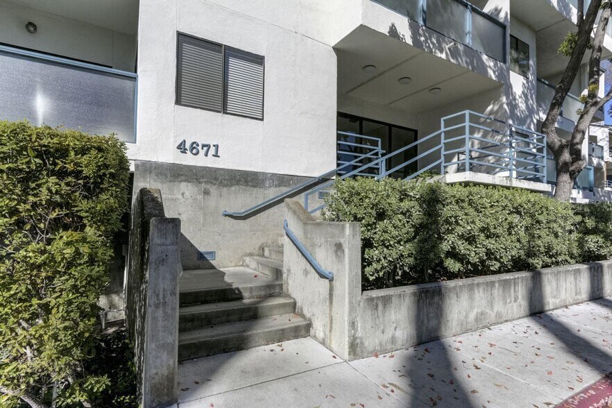 Building Photo - 4671 Albany Cir