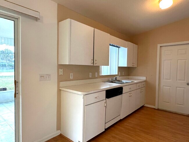 Building Photo - 10312 SW 61st Terrace Rd