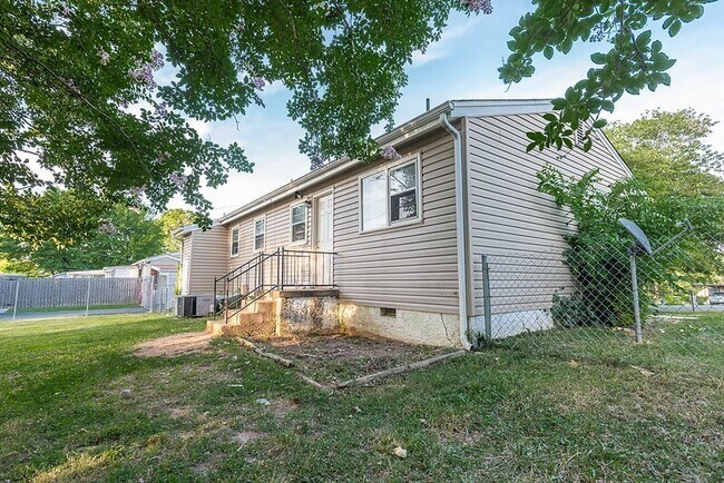 Building Photo - 4607 Beverly Kay Dr