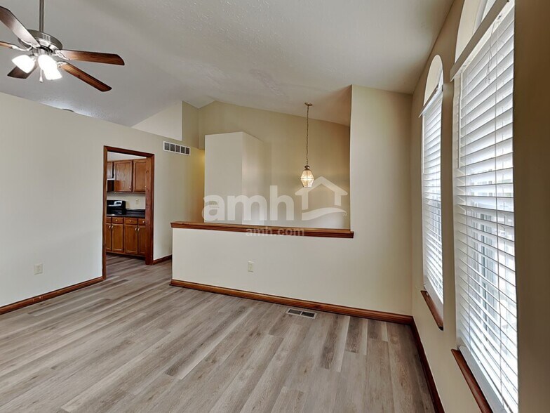 Building Photo - 2479 Camellia Ct