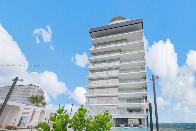 Building Photo - 300 Biscayne Blvd Way