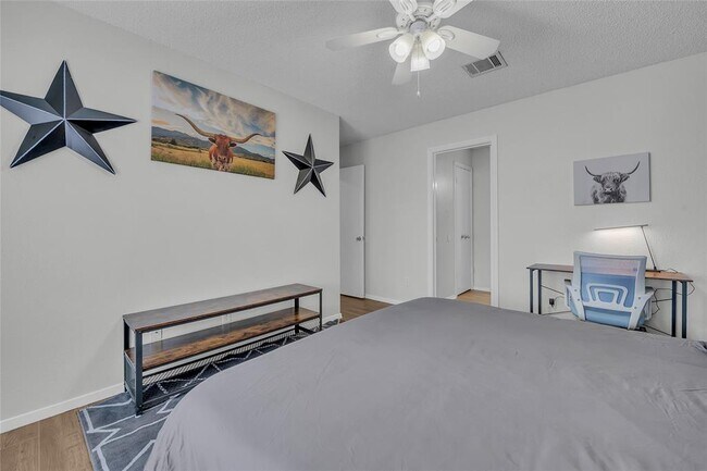 Building Photo - 1507 Hollow Tree Blvd