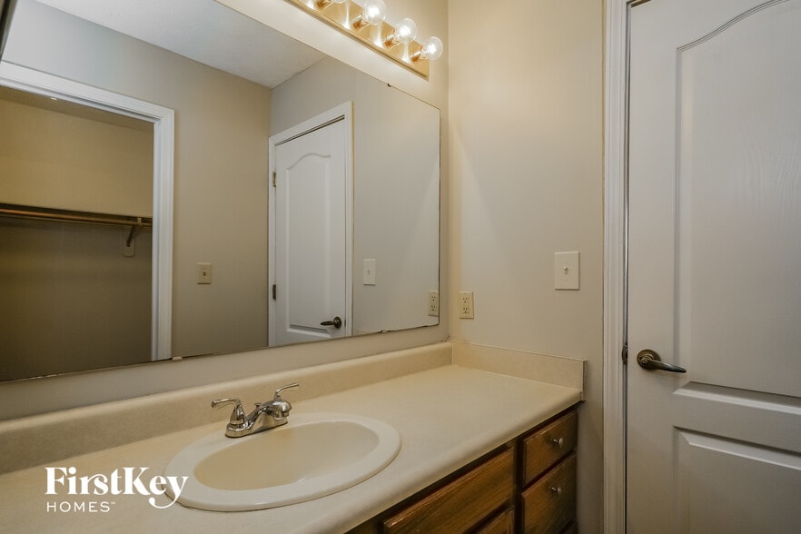 Building Photo - 1489 Mimosa Ct