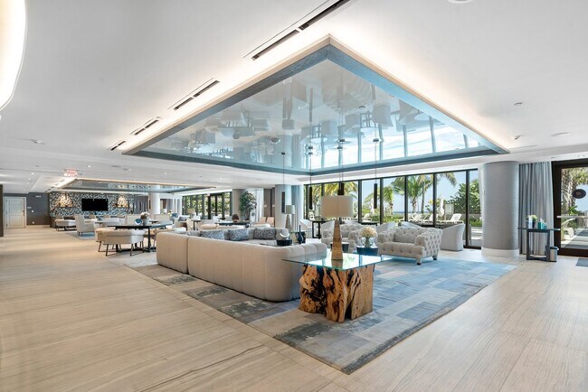 Building Photo - 730 N Ocean Blvd