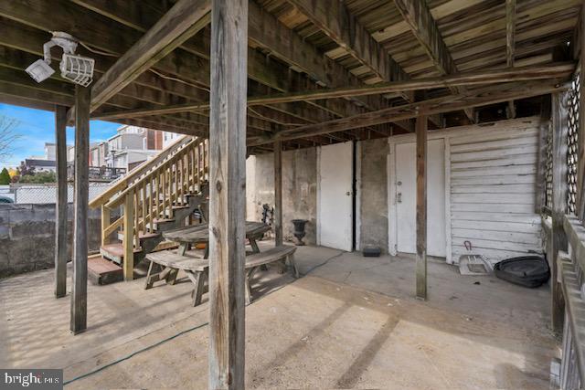 Building Photo - 325 E Hector St