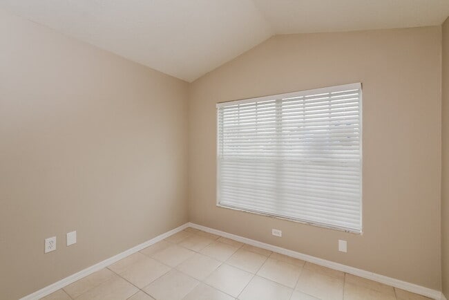 Building Photo - 141 Seville Pointe Ave