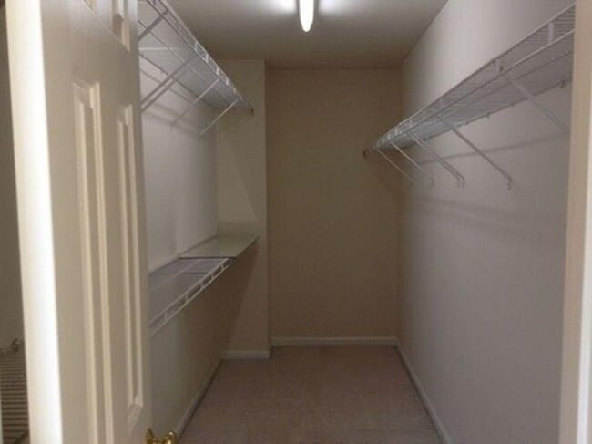 Building Photo - 708 Wendlebury Ct